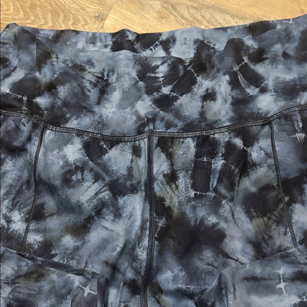 Athleta Salutation Printed Jogger tie-dye style,Calypso Navy Large - Picture 4 of 8
